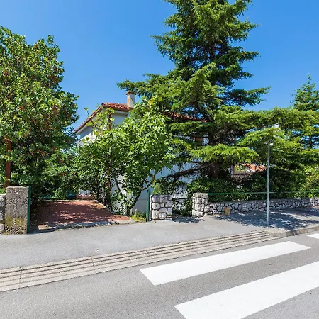 Apartament Charmantes Nur 230 Meter Zum Sandstrand Mit Meerblick, Wifi, Parkplatz