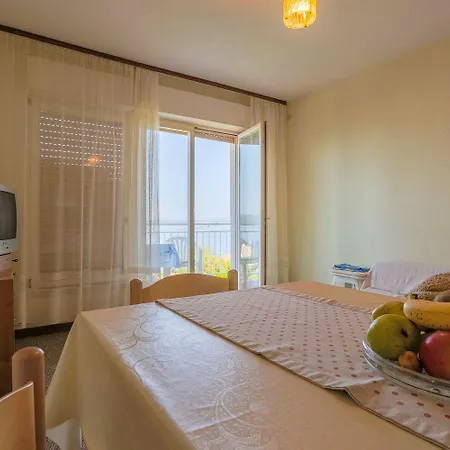 Charmantes Nur 230 Meter Zum Sandstrand Mit Meerblick, Wifi, Parkplatz Lejlighed Crikvenica