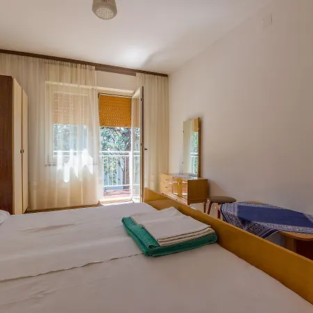 Charmantes Nur 230 Meter Zum Sandstrand Mit Meerblick, Wifi, Parkplatz Apartament Crikvenica