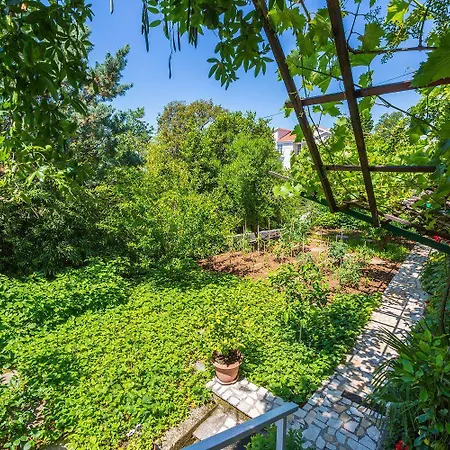Charmantes Nur 230 Meter Zum Sandstrand Mit Meerblick, Wifi, Parkplatz Lejlighed Crikvenica