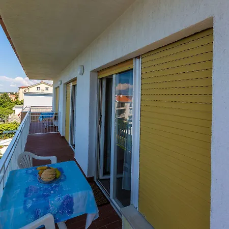 Charmantes Nur 230 Meter Zum Sandstrand Mit Meerblick, Wifi, Parkplatz Apartament Crikvenica