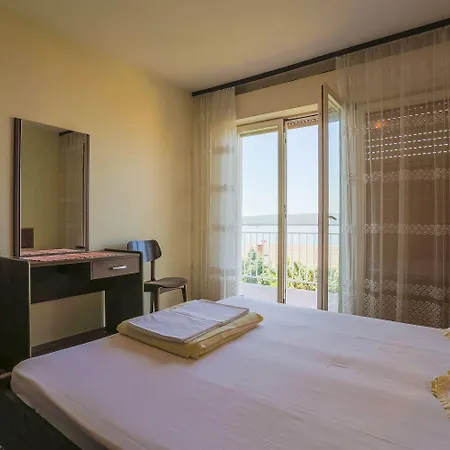 Charmantes Nur 230 Meter Zum Sandstrand Mit Meerblick, Wifi, Parkplatz Apartment