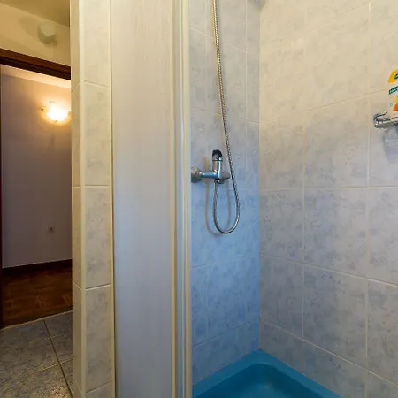 Charmantes Nur 230 Meter Zum Sandstrand Mit Meerblick, Wifi, Parkplatz Lejlighed Crikvenica