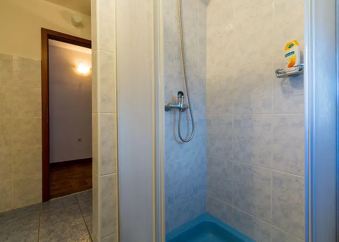 Charmantes Nur 230 Meter Zum Sandstrand Mit Meerblick, Wifi, Parkplatz Lejlighed Crikvenica